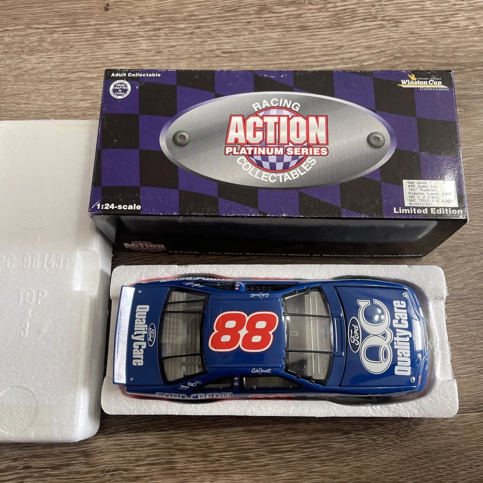 # 88 Dale Jarrett 1997 Thunderbird 1:24 ARC MAC TOOLS Diecast Platinum Series - Imagem 1 de 4