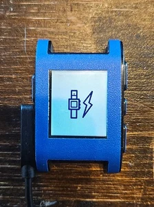 Pebble Classic 301 Smartwatch with 3X charging cables – Faulty⚠️ - Zdjęcie 1 z 4