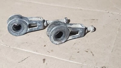 YAMAHA 1981/1982 YZ 125 EJE TRASERO CADENA AJUSTE GUÍA PERNOS Foto 1 de 2