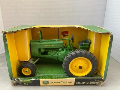 1/16 ERTL FARM TRACTOR JOHN DEERE STYLED G GREEN & YELLOW - Image 1 of 3