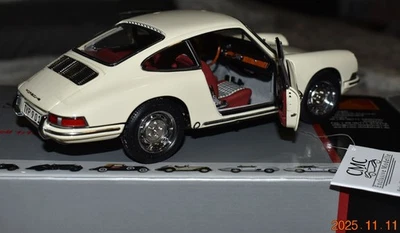 CMC 1/18 diecast 1964 Porsche 901 - Image 1 of 4