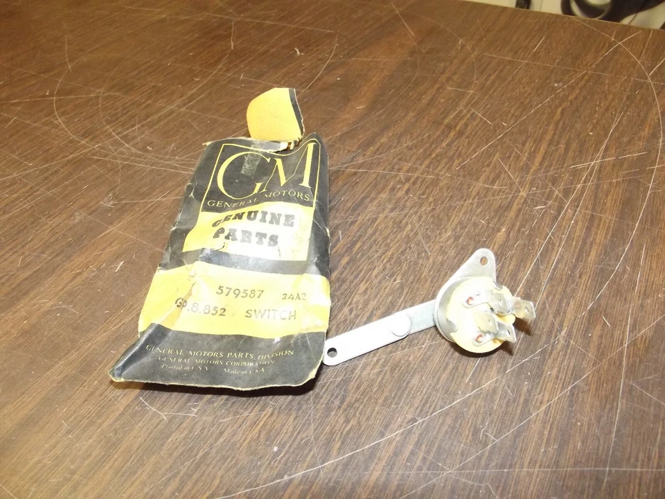 Interruptor soplador calentador Buick Special & Skylark Oldsmobile F85 579587 NOS 1961-1963 Foto 1 de 1