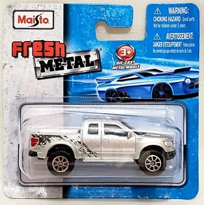 MAISTO FRESH METAL - SILVER FORD F-150 SVT RAPTOR / 1:64 - Bild 1 von 2