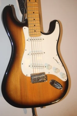 Increíble guitarra eléctrica HOHNER PROFESSIONAL ST 57 de arce de 2 tonos Sunburst de 1980 Foto 1 de 4