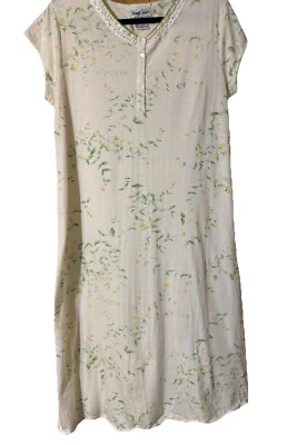 Camisa para dormir Vanity Fair de mezcla de algodón para mujer mediana verde y amarilla Foto 1 de 4