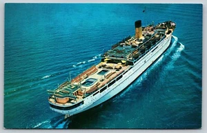 SS NASSAU cruise ship LARGEST LIDO DECK Incres Line vintage VTG UNP Postcard A46 - Picture 1 of 2