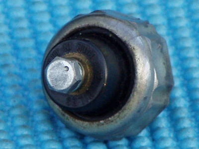 Interruptor de presión de aceite 69-83 Honda CB750 GL1000 GL1100 CBX CB900 CB350 CB650 CB Foto 1 de 2