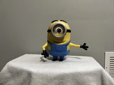 Minions Stuart Talking Interactive Action Figure Doll Despicable Me 8" Cover