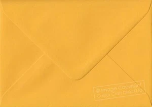 Sobre amarillo dorado C6 - 114 mm x 162 mm engomado color A6 sobres para tarjetas - Imagen 1 de 1