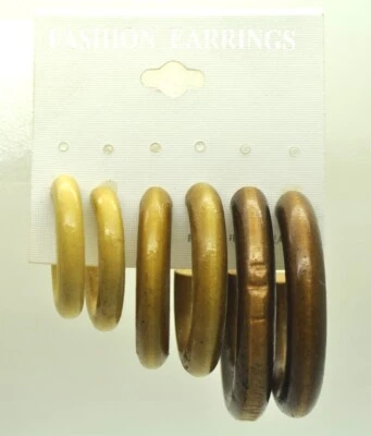 lot of 3 pairs/1 card simple wood 3 size/3 color  Hoop Fashion Jewelry Earrings - Image 1 of 4