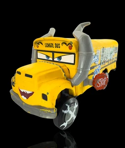 Disney Pixar Cars 3 Miss Fritter #58 Scuolabus Modellino Diecast Giocattolo - Foto 1 di 6