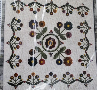 Primitive Gatherings Cottage Garden quilt craft pattern for 32" design - Image 1 of 3
