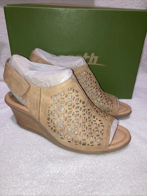 Earth Brand Cascade Camel Vintage Leather Perforated Wedge Sandals NIB Sz 9.5D - Image 1 of 4