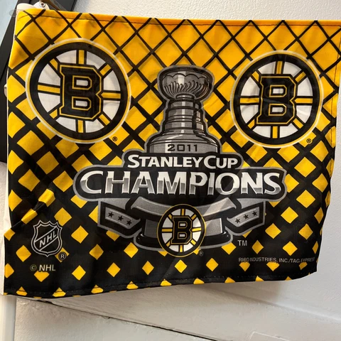 Brand new Boston Bruin 2011 stanley cup campion car truck window flag 11 X 14 Cover