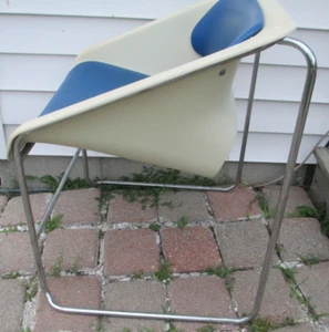 Lotus Chair in White and Blue by Paul Boulva for Artopex - Picture 1 of 21