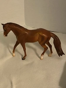 Breyer Stock Horse Gelding #916 Chestnut Sorrel Quarter Horse Retired Classic - Picture 1 of 8