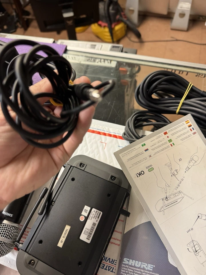 Shure Beta58A Wireless Handheld Mic w/ PGX4 Receiver – X8 Frequency (Pro Audio) - Image 1 of 4