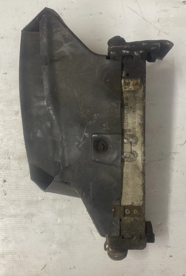 1992 1995 Porsche 968 OEM Engine Oil Cooler & Shroud 94420730901 - Image 1 of 4