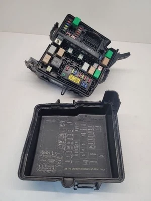 2015 2016 HYUNDAI SANTA FE Fuse Box Engine Compartment US Market SWB 912014Z241 - Image 1 of 4