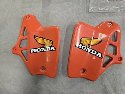 Honda CR250 1984 NOS cubiertas de radiador Foto 1 de 4