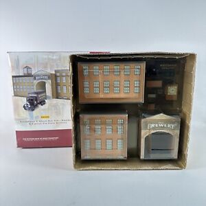 Lledo Days Gone BB1002 - Brewing in Britain Whitbread "00" Scale Layout and Van