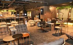 2 x Adult & 1 X Child VIP Lounge Access / Pass / Ticket / Book Airport Business - Picture 1 of 1