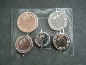 Juego de 5 monedas Royal Mint Definitive BUNC 2021 de 1p a 20p Royal Shield of Arms - Imagen 1 de 2