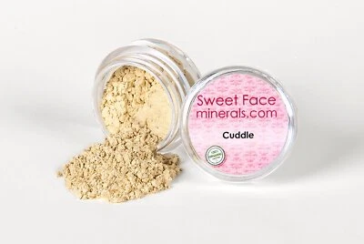 (5Gms) Cuddle Shade Shimmery Eyeshadow Powder by SweetFace Minerals, Waterproof - Image 1 of 4