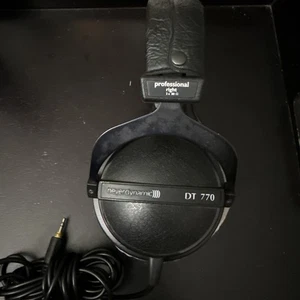 Beyerdynamic DT 770 M 80 Ohm Closed-Back Isolating Monitor Headphones - Picture 1 of 5
