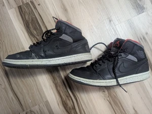 Nike Air Jordan 1 Mid Holiday Black Gray Infrared Mens Shoes Adult Size 8 - Picture 1 of 7