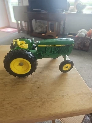 John Deere 2440 ERTL 1/16 Utility Tractor 8 inch Farm Toy Die-Cast. - Image 1 of 4