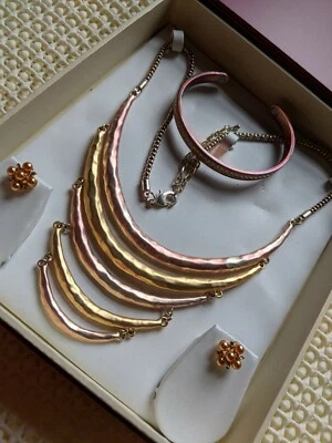 Conjunto de presente de joias de bronze cobre colar e brincos e pulseira pechincha 3 itens - Imagem 1 de 4