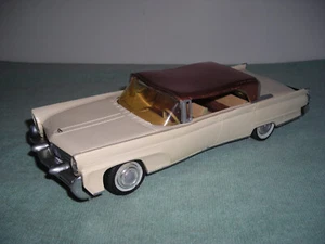 1958 Lincoln Continental Mark III promo by AMT with copper roof - Picture 1 of 9
