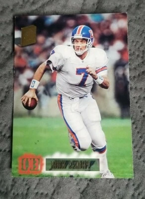 1994 Topps Stadium Club #90 John Elway Football Card Denver Broncos Hall of Fame - Image 1 of 2