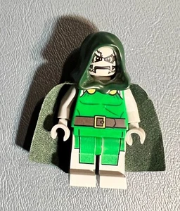 LEGO Marvel: Dr. Doom (sh052) Minifigure Fantastic Four 76005 Spider-man - Picture 1 of 4