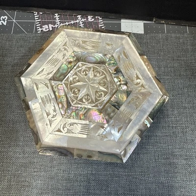 Mid 20th Century Handcrafted Box Mother of Pearl Inlay Star Red Lined And Bottom - Image 1 of 3