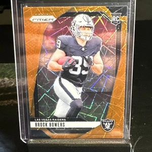 2024 Panini Prizm - Rookies Brock Bowers #315 Orange Lazer Prizm (RC) - Foto 1 di 2