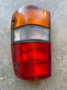 92-97 1996 ISUZU TROOPER LEFT DRIVER TAIL LIGHT FAST SHIPPING - Picture 1 of 3