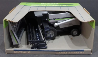 Scale Models Deutz-Allis R6 Gleaner Combine Two Heads 1/24 Scale #406 Die-Cast - Image 1 of 4