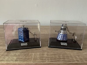 Dr Who Tardis & Dalek Keyrings In Display Cases (751) - Picture 1 of 10