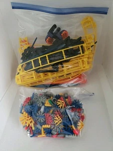 KNex Lot Over 630+ Pieces Connectors Rods Gears Track Original - Picture 1 of 5