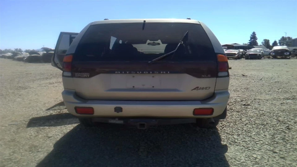 二手左门镜 适合:2002 三菱 Montero 运动 Power 左 A 级 — 第 1/4 张图片