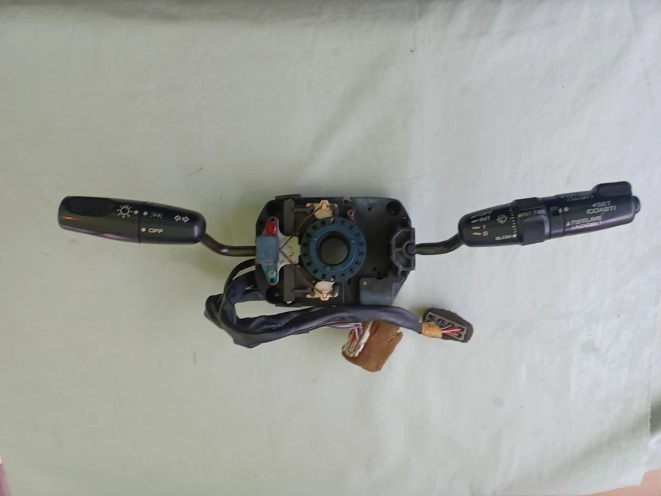 Interruptores combinados Mitsubishi Eclipse 1992 OEM. Usado. Con control de crucero.  Foto 1 de 4