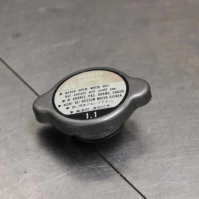 04-05 Honda CBR 1000RR Engine Radiator Cap Foto 1 de 4