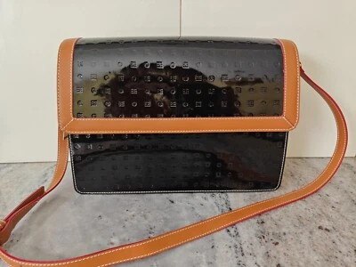 全新带标签 Arcadia 女式意大利漆皮翻盖大号单肩包/斜挎包 — 第 1/4 张图片