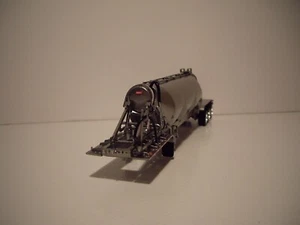 DCP FIRST GEAR 1/64 TRI-AXLE HEIL 3 BIN METALLIC SILVER PNEUMATIC BULK TANKER - Picture 1 of 4