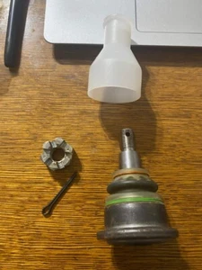Perfect Circle Chassis Parts FA2072 Ball Joint - Picture 1 of 3