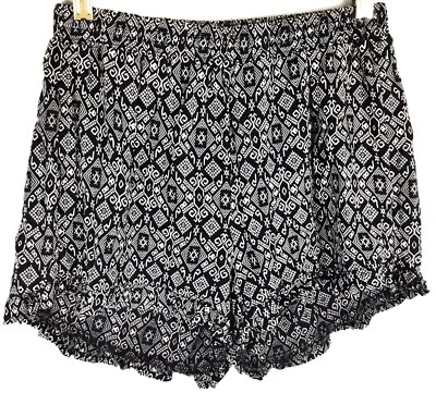 Женские шорты TOBI размер Small с оборками черно-белые струящиеся свободные эластичные с принтом - Изображение 1 из 4