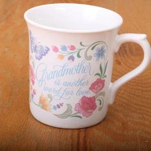 Großmutter ist ein anderes Wort für Liebe Blumen Kaffeebecher Teetasse Sammlerstück  - Bild 1 von 6