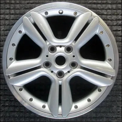Mini Cooper Countryman 18 Inch Machined OEM Wheel Rim 2011 To 2017 - Image 1 of 1